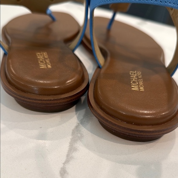 Michael Kors Blue and Brown Flat Sandals with T-Strap Design - Picture 5 of 6